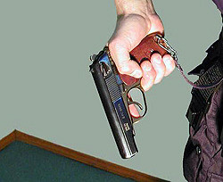 Грабители с игрушечными пистолетиками напали на херсонскую торговую базу 