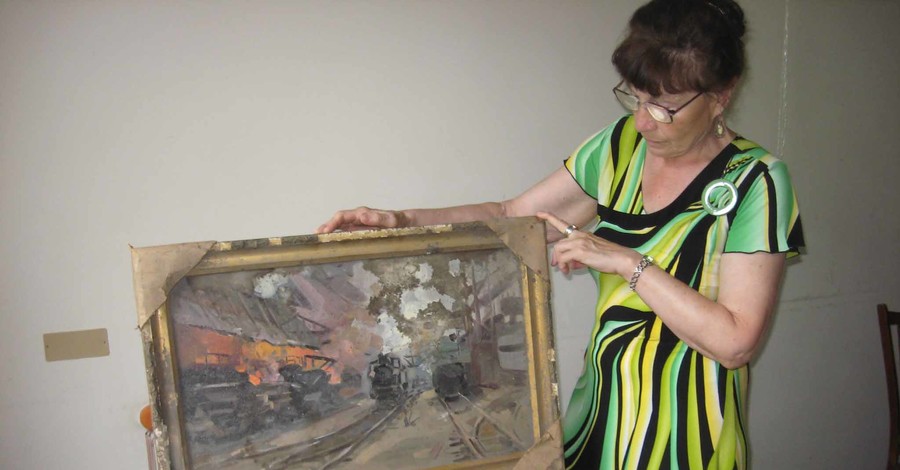 Жительница старого дома обнаружила на чердаке уникальные картины
