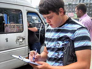 Транспортники Днепропетровска решили сберечь свои маршруты, «прикрывшись» пассажирами