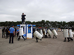 Днепропетровские милиционеры усиленно готовятся к 
