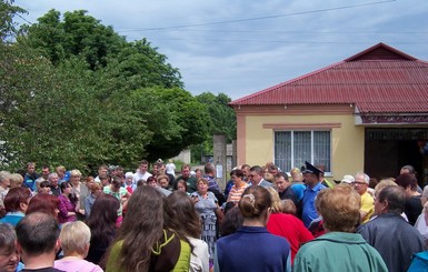 В Харьковской области город взбунтовался против цыганского табора 