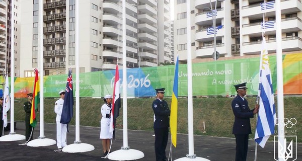 В олимпийском Рио подняли флаг Украины