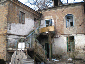 В Днепропетровске снесут и реконструируют старые дома 