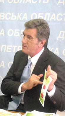 Виктор Ющенко: Страна, которая не может содержать свою армию, будет содержать чужую 