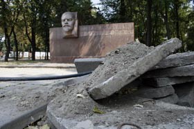 Сквер Ленина облагородят скульптурами 