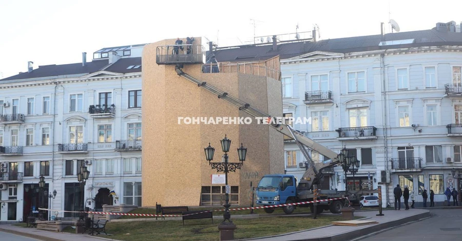 Влада Одеси підтвердила початок демонтажу пам’ятника Катерині II