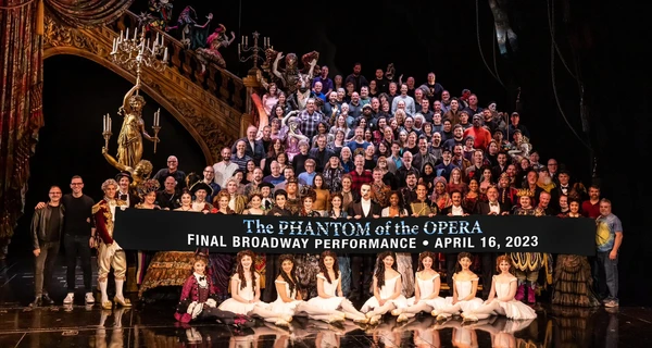 На Бродвее в последний раз сыграли мюзикл «Призрак оперы», который шел с 1988 года