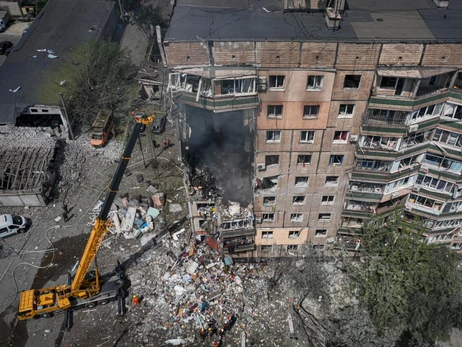В Кривом Роге обрушилась часть разрушенной российской ракетой многоэтажки