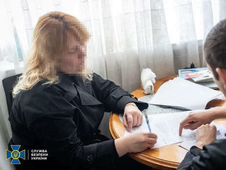 Чиновница киевской РГА вела телеграм-канал Азарова и получила подозрение