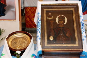 В Днепропетровск привезли мощи святой Варвары 