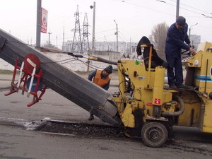 На ремонт дорог в Днепропетровске потребуется 3 млн. гривен 