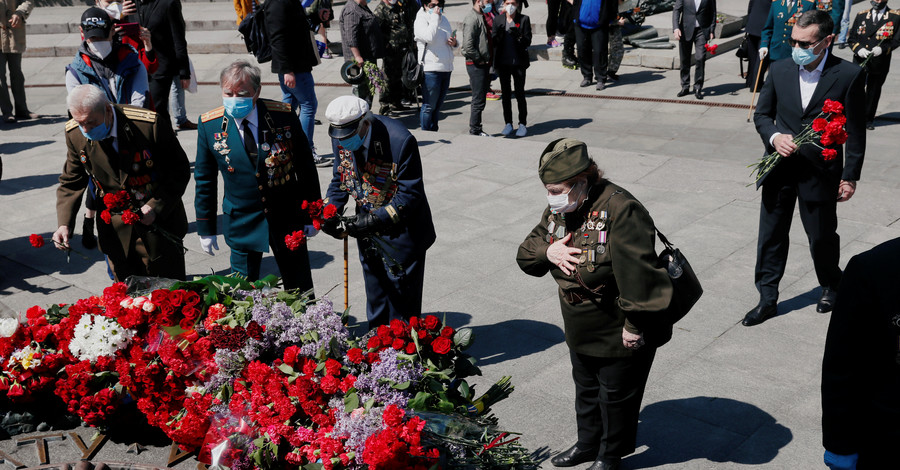 Кличко: 8 и 9 мая в Киеве выписали шесть штрафов, так как люди 